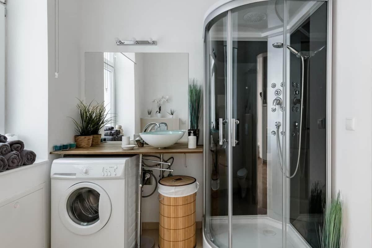 וינה ⍟Luxurious And Spacious⍟ 5 Min Walk To City Center מראה חיצוני תמונה